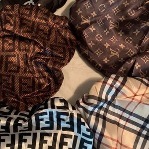 Meet your Posher, Danika